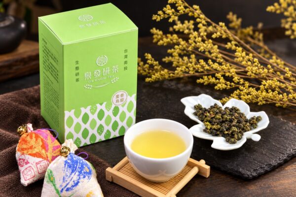 泉發研茶 生態蜜烏龍 茶湯與茶葉